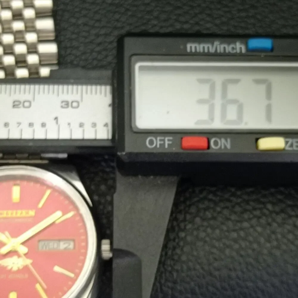 Vintage 1987 Citizen Automatic Mens Silver Watch W/daydate & Red accents